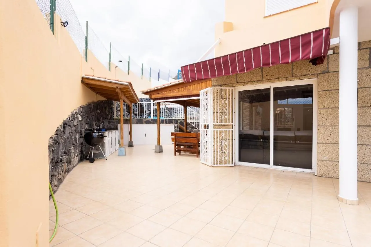 Home2Book Metro Tenerife, Private Pool & Bbq アデヘ 0*,  スペイン